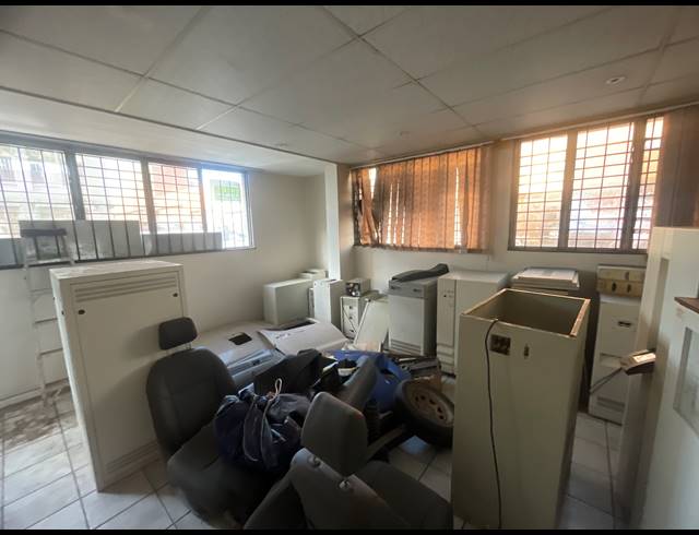 260M² BUSINESS TO LET IN CONGELLA